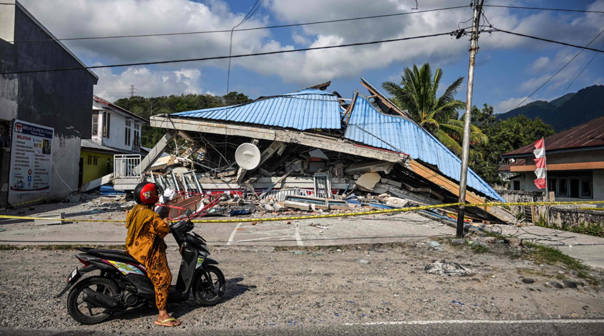 15日发生的地震至今造成53人死亡。