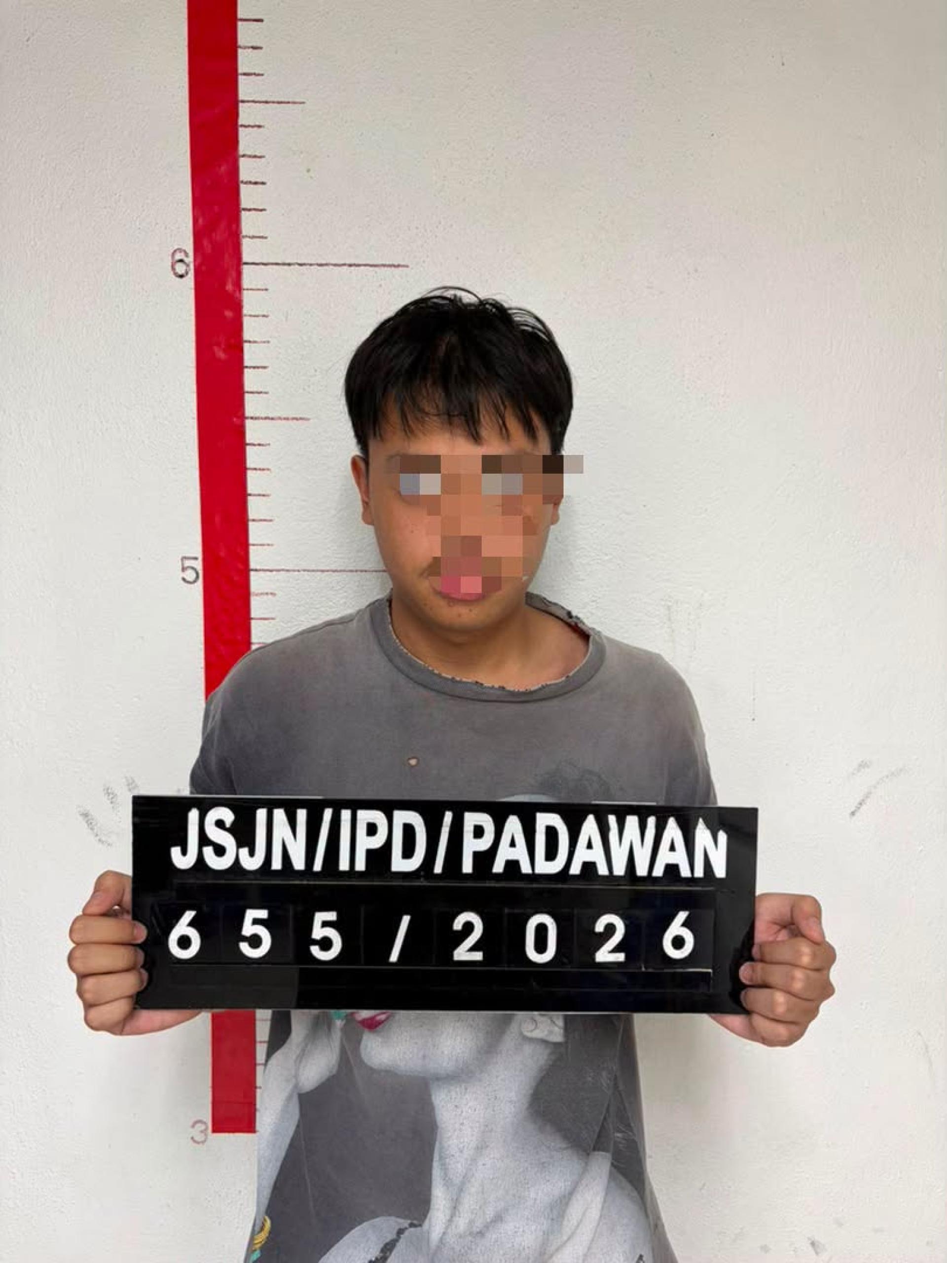 涉案中学生遭警逮捕。