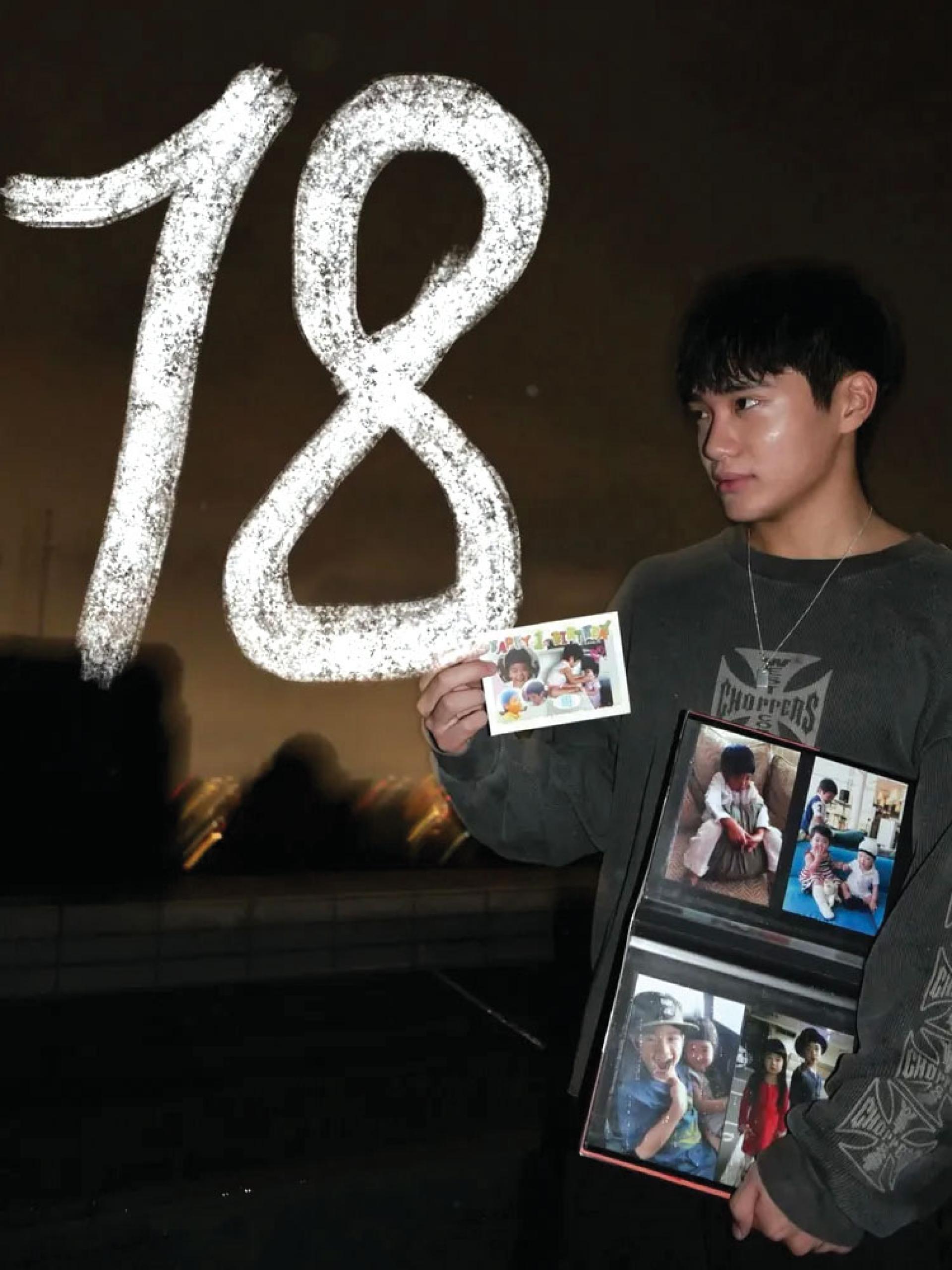 曹格儿子Joe 18岁生日向女友示爱。