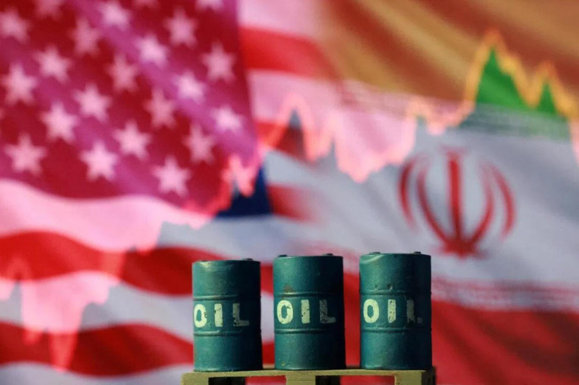 伊朗最高国家安全委员会主席雷扎伊警告：“任何参与对我们实施经济制裁的国家，都将被视为敌人。” （档案照片）