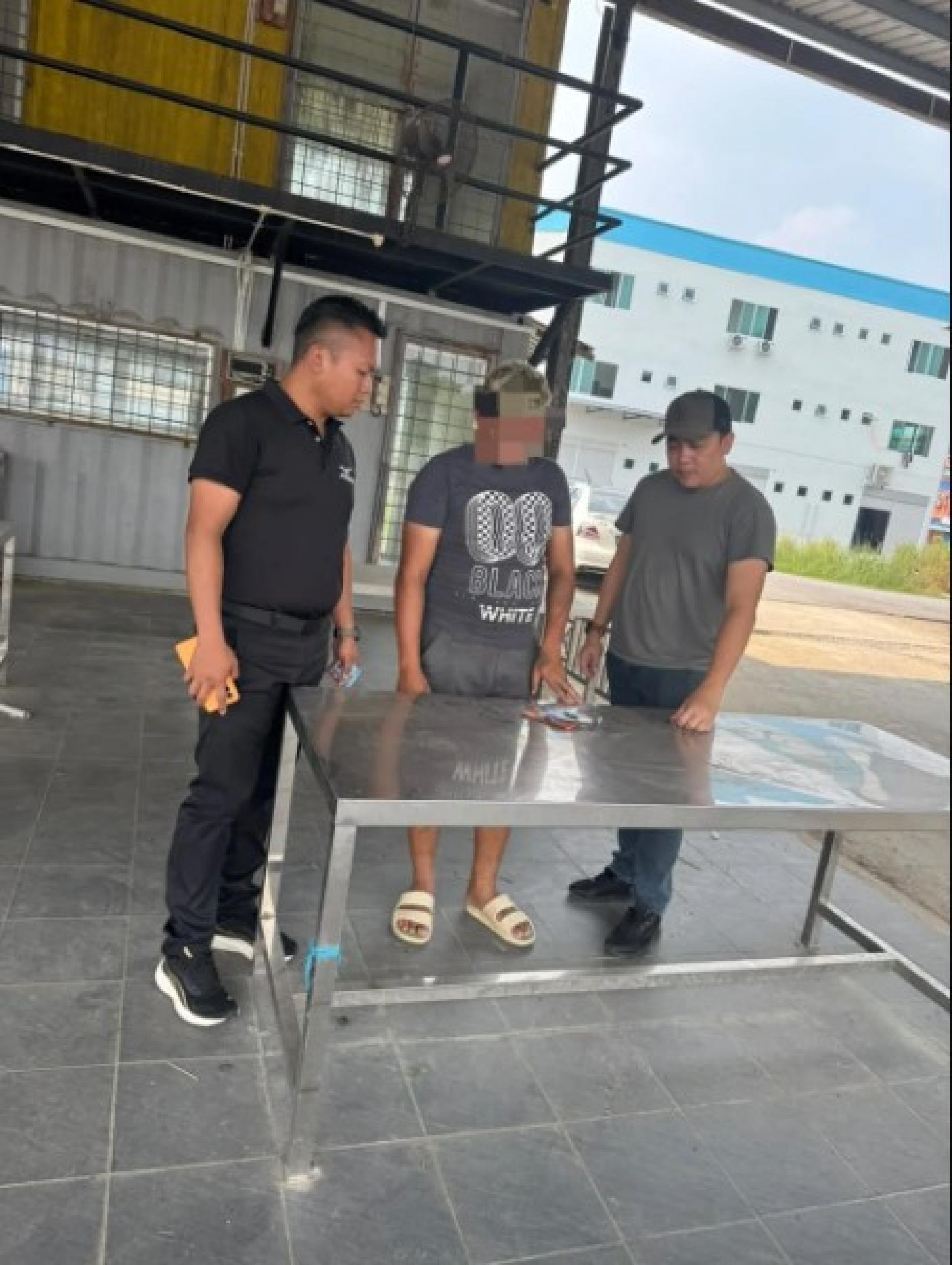 砂拉卓刑事调查组逮捕涉嫌参与非法彩票活动的男子。