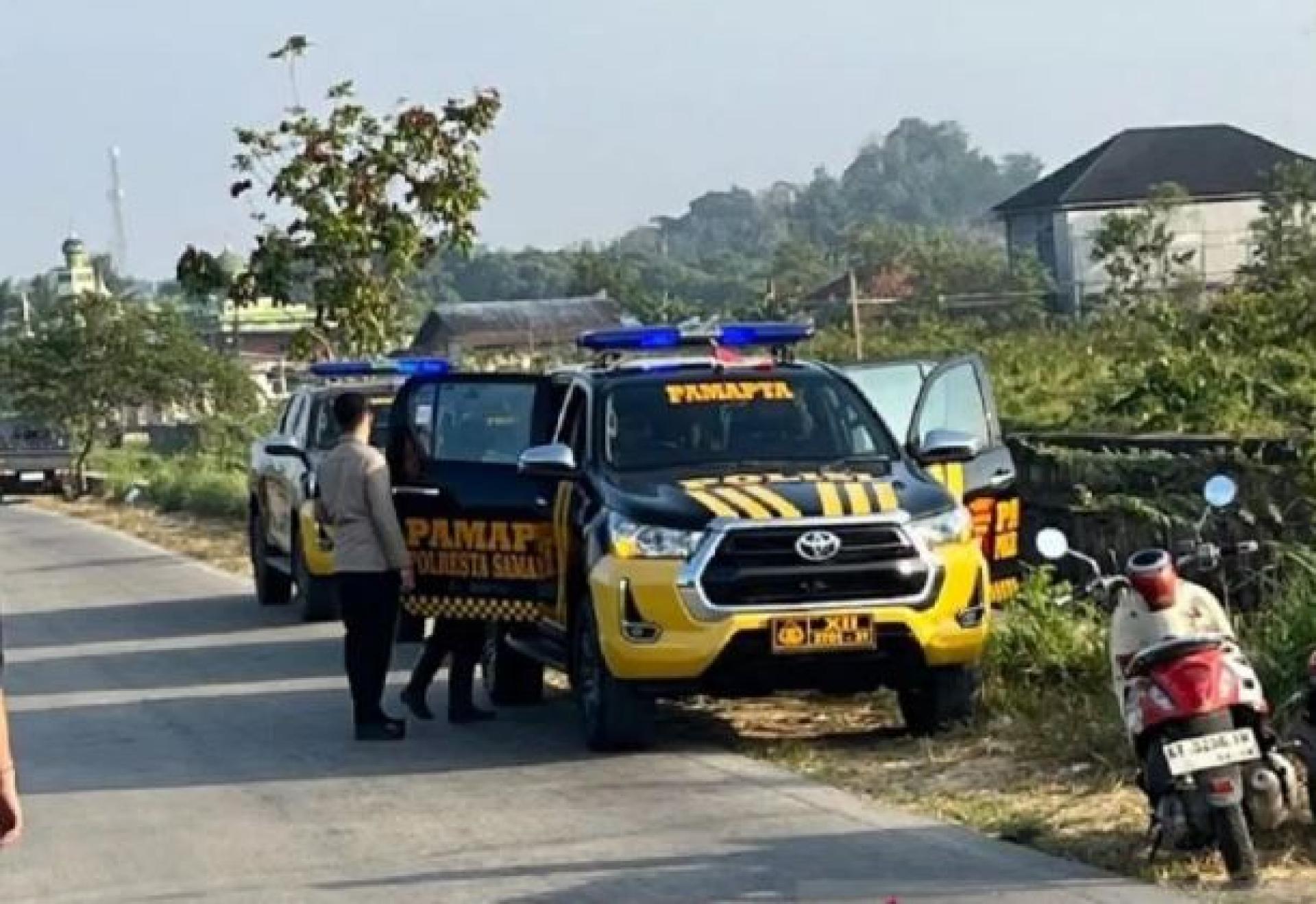 印尼东加里曼丹省沙马林达市警方扣查一对涉嫌蓄意焚烧土地、以加快农地开垦工作的夫妇。