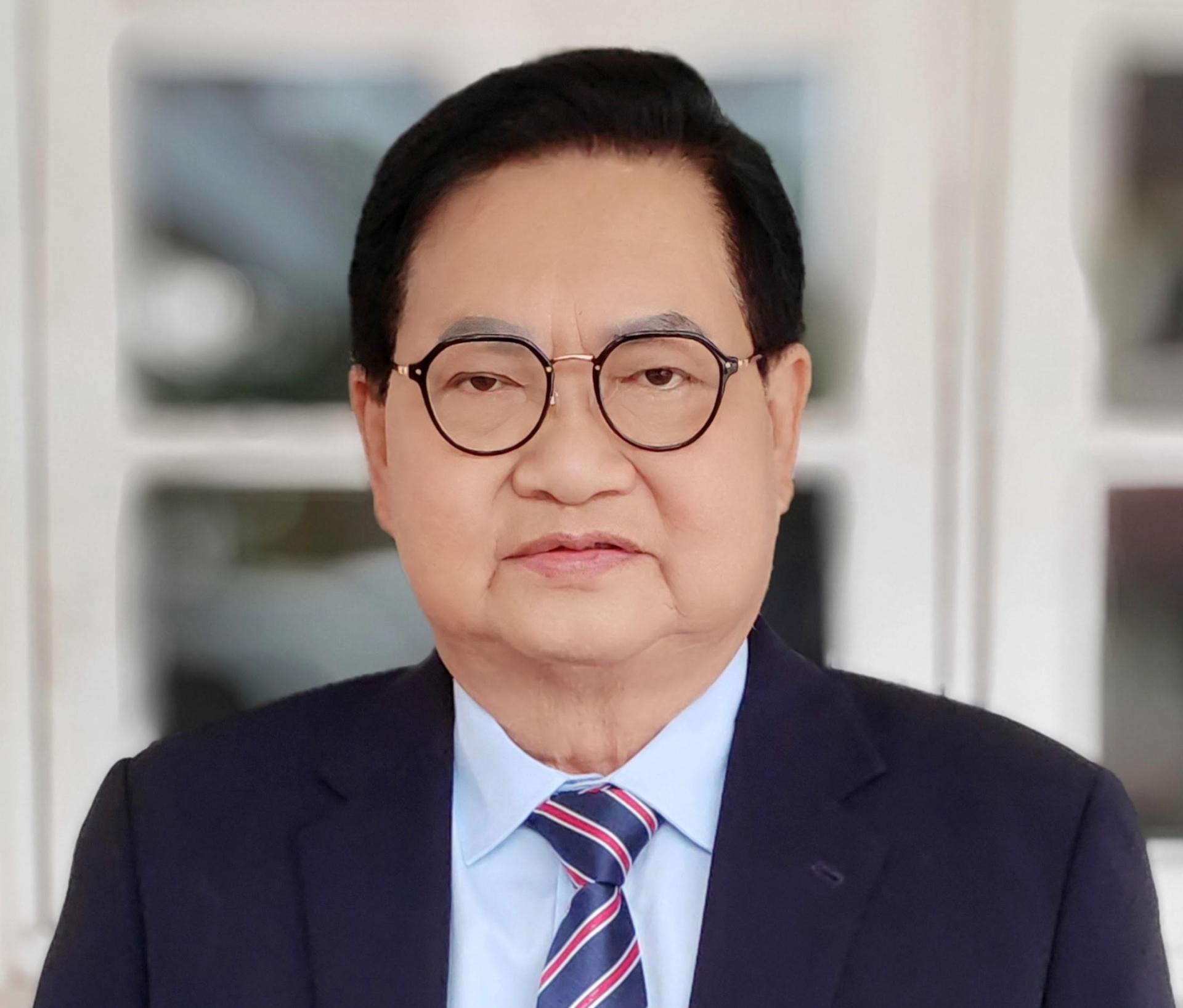 吴标生炮轰阿克马不务正业 整天只会盯着“国旗”看