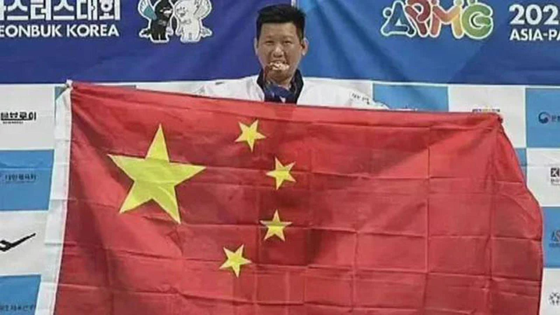 网红八炯在影片中揭露部分台湾民众持有中国大陆身分证。