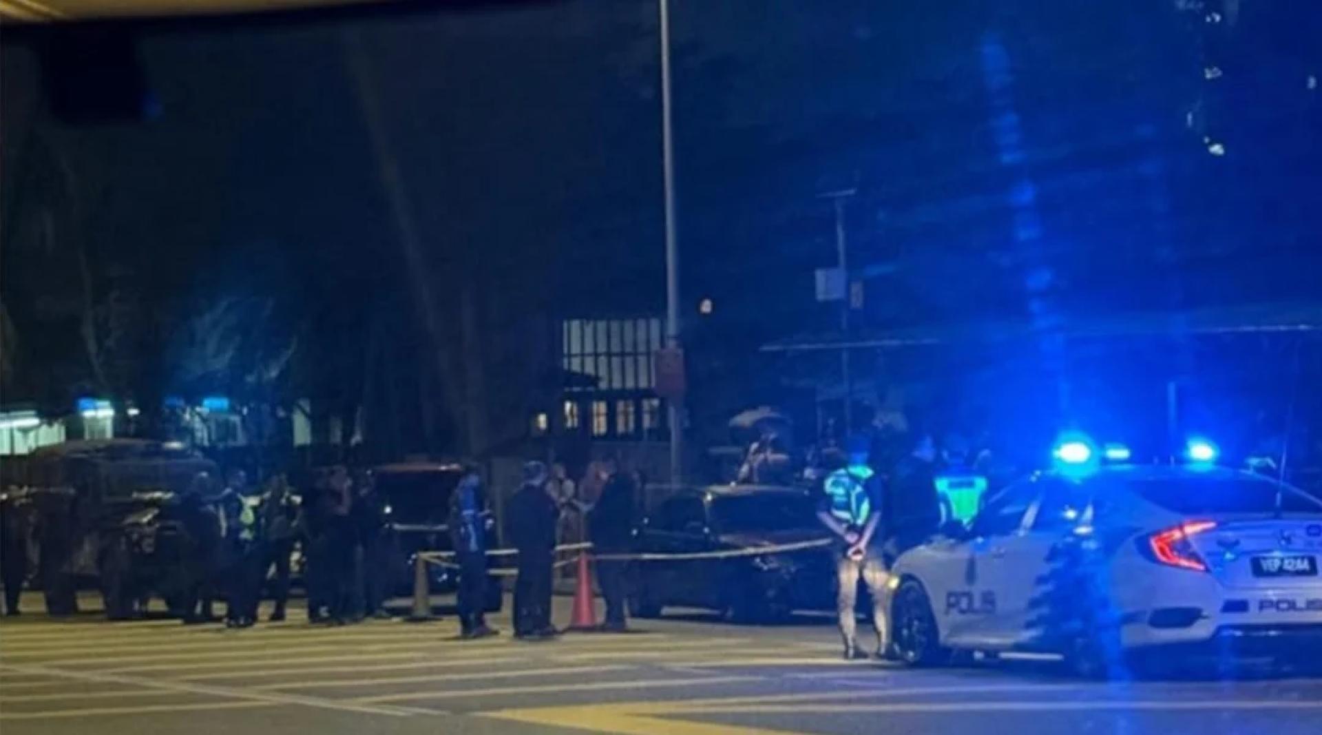 警方案发后封锁现场查案。（图片来源：《八度空间华语新闻》网站）